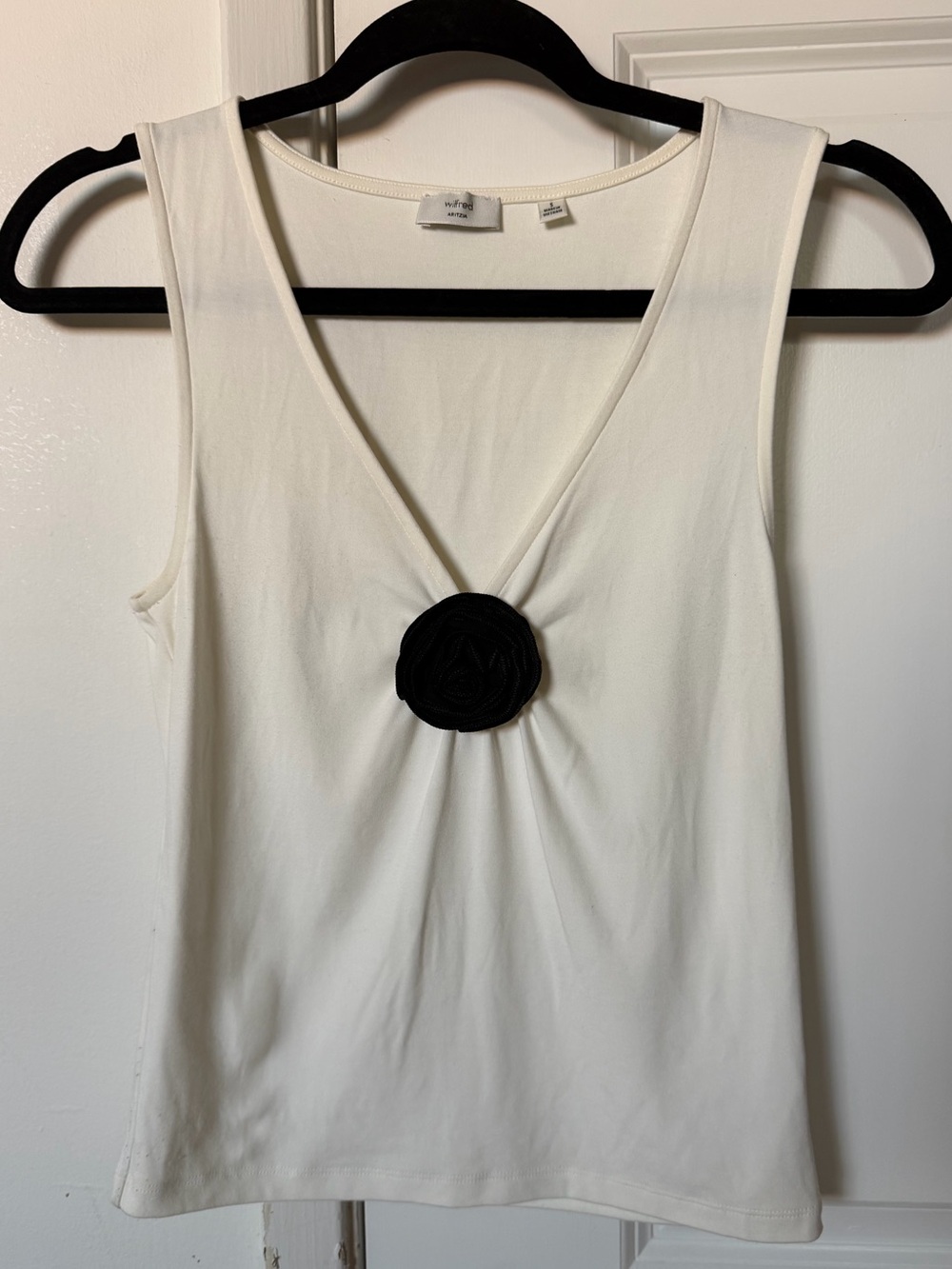 Aritzia Wilfred GoodLux Bloom Top White V-Neck